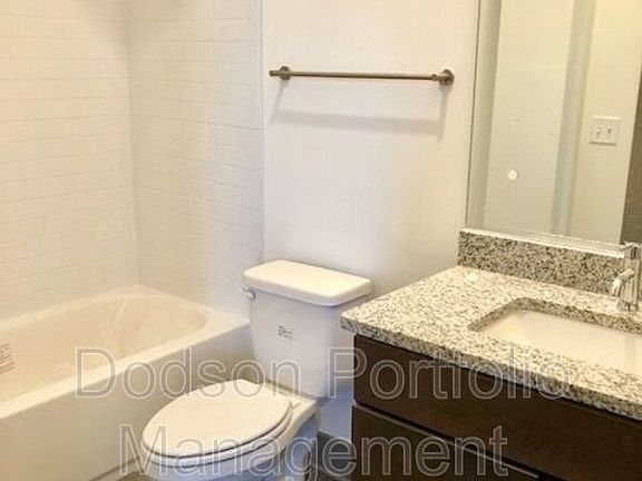 5th image of 300 E Grace St Unit 201