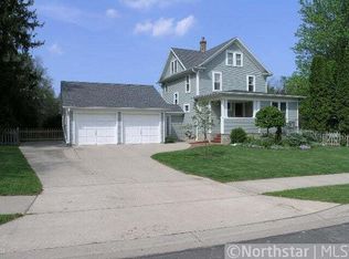 520 Greenvale Ave W, Northfield, MN 55057