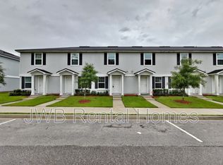 8423 McGirts Village Ln, Jacksonville, FL 32210