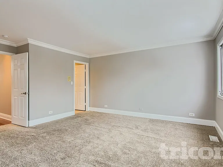 11059 Catherine Dr — Photo 16