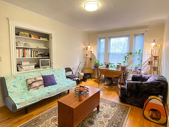 4th image of 11 Fairfield St #1R