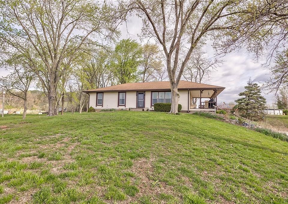 18032 Amelia Earhart Rd, Leavenworth, KS 66048 MLS 2434217 Zillow
