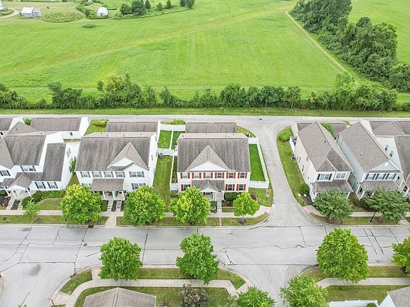 3rd image of 8011 Ashenden Dr