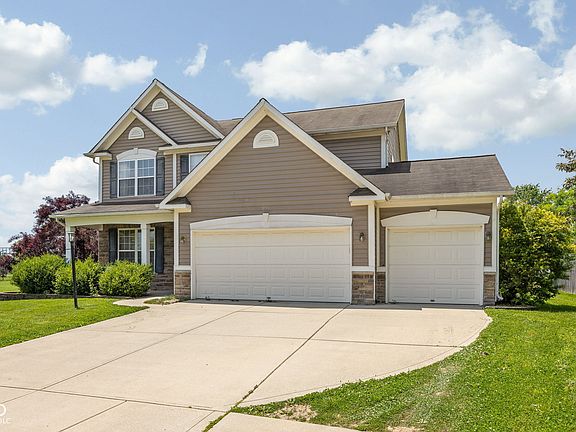 3rd image of 5836 Monticello Square Ln