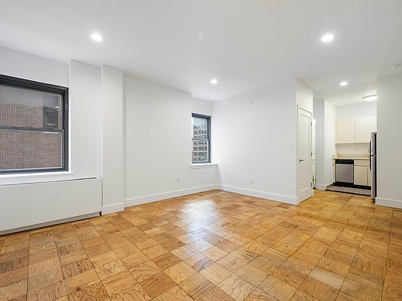 2nd image of 213 E 37th St #4G