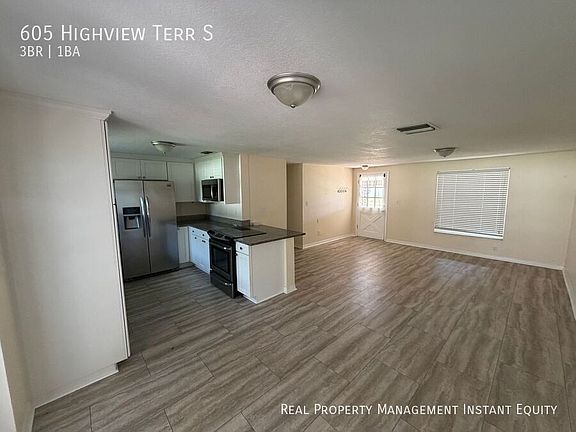 4th image of 605 Highview Ter S