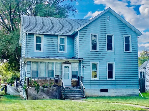 1237 S 7th Ave, Kankakee, IL 60901