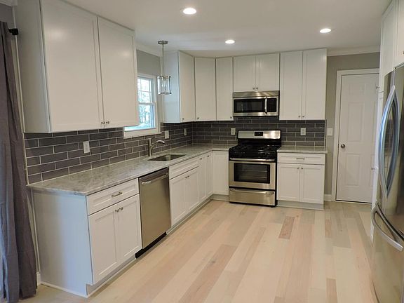 3rd image of 6458 Cedar Brook Dr