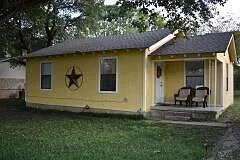 206 W Robin Ln Photo 1