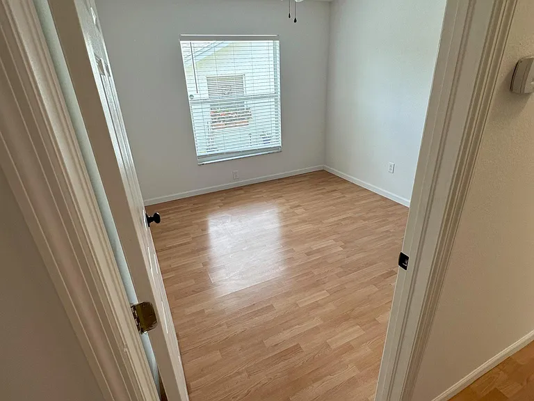 2558 Estancia Blvd — Photo 44