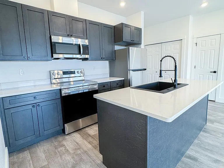 991 Covey Run Rd — Photo 1