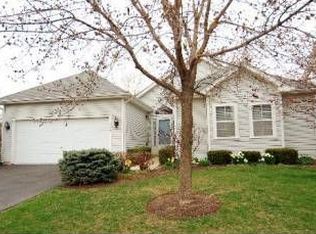 434 N Crooked Lake Ln, Lindenhurst, IL