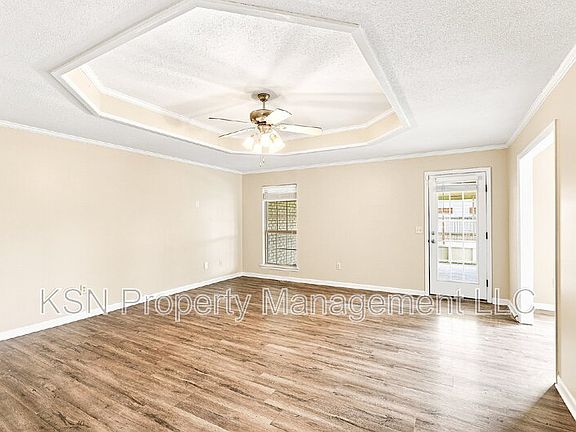 2nd image of 17 Arbor Ridge Way