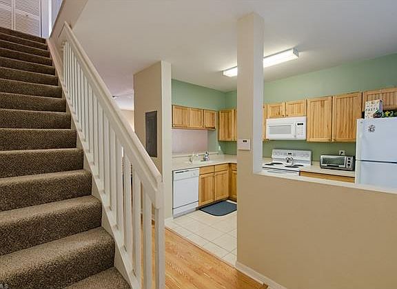 3rd image of 10068 Spyglass Hill Ln
