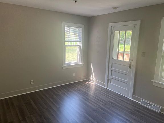 5th image of 1555 N West End Blvd
