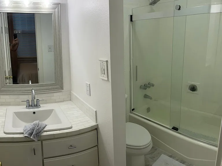 4716 Annunciation St #1E — Photo 8