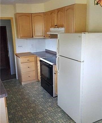 5th image of 61 Sunrise Ave