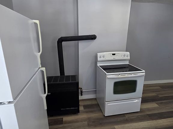 2nd image of 29 Pleasant Pl #4