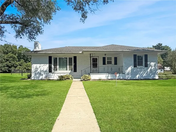 2101 E Washington Rd, Casey, IL 62420