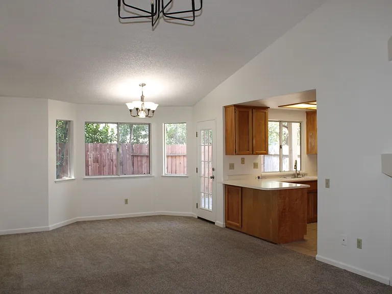 3412 Leland St — Photo 9