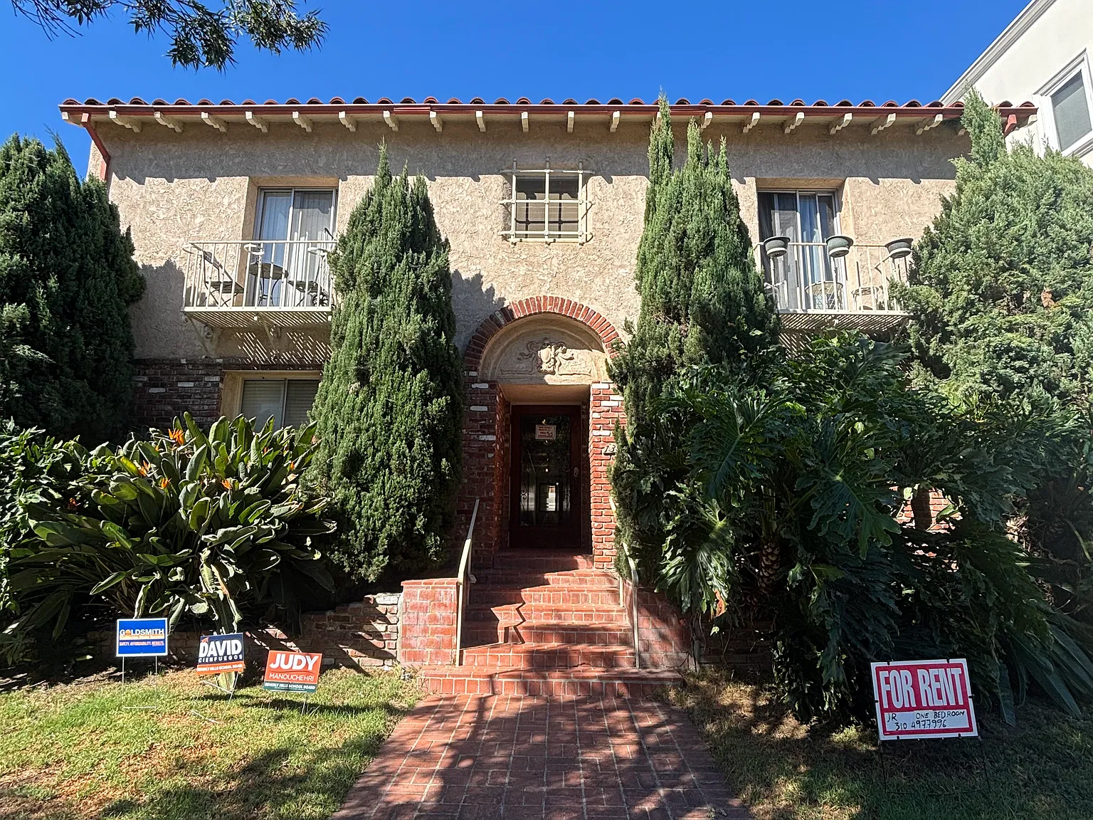 133 S Elm Dr — Photo 1