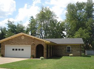 1317 McElroy Dr, Boonville, IN 47601