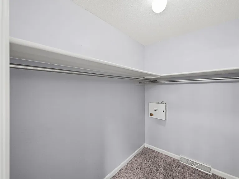 1115 Thornberry Dr — Photo 19