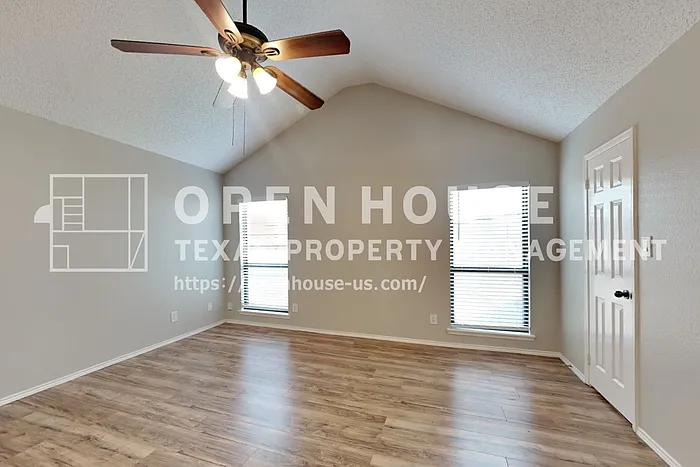 4403 Santa Cruz Ln — Photo 8