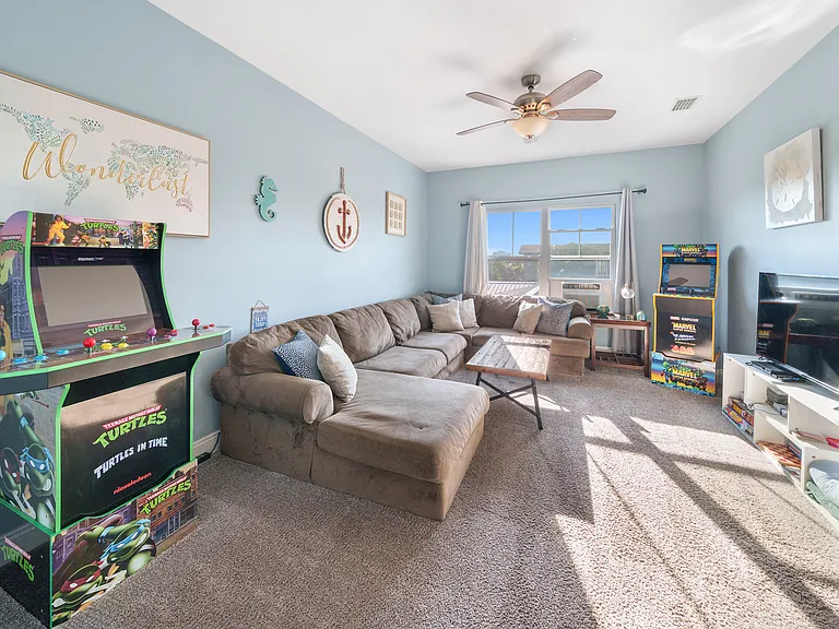 6104 Beach Dr — Photo 15