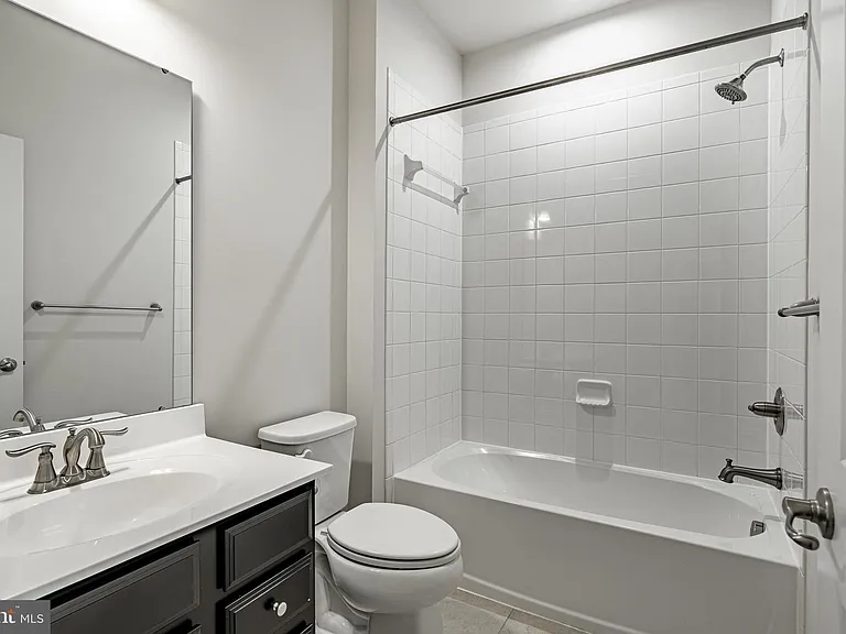 300 Blue Welsh St — Photo 21