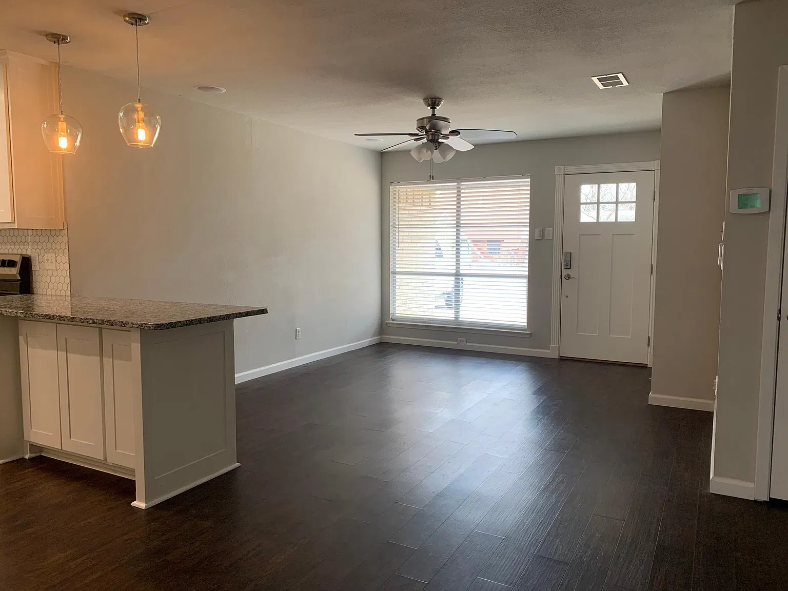320 Jasmine Ct — Photo 4