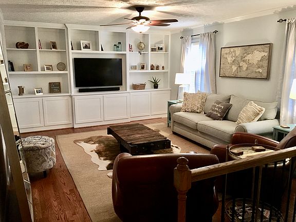 2nd image of 102 Hook Dr