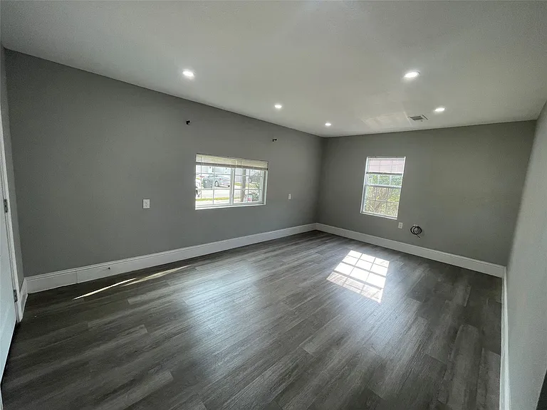 2508 S Texas Ave — Photo 10