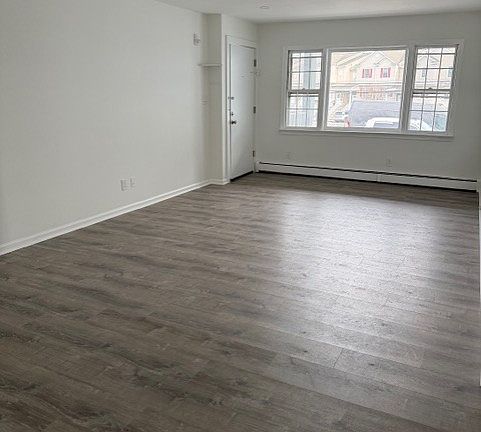 3rd image of 671 Midland Ave #5A
