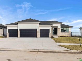 5415 N 196th St, Elkhorn, NE 68022