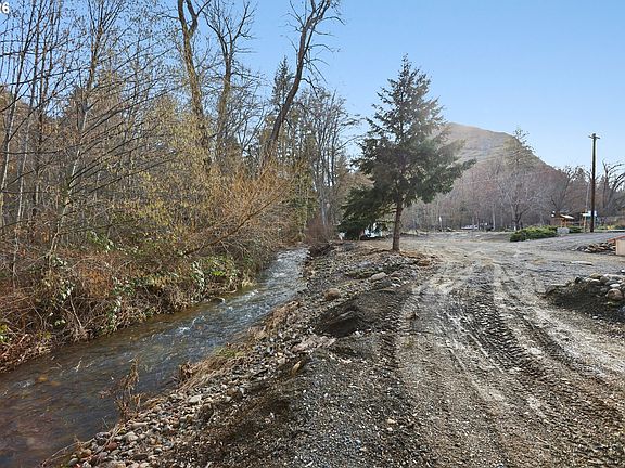 4th image of 6572 Reservoir Rd