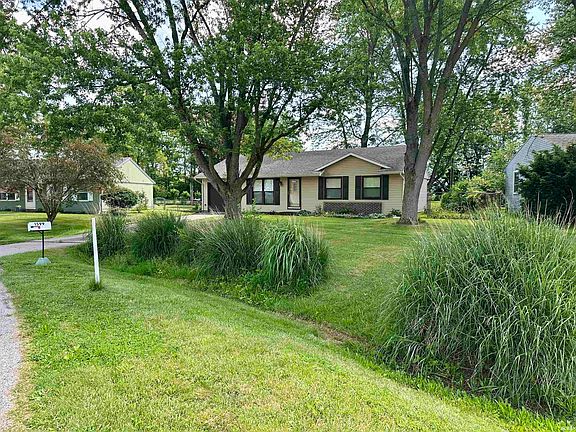 2nd image of 1599 Mason Dixon Dr E
