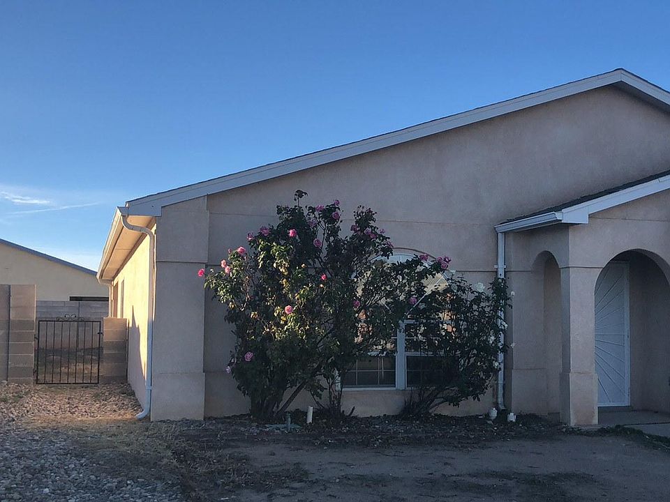 1st image of 945 Manzano Ave SE