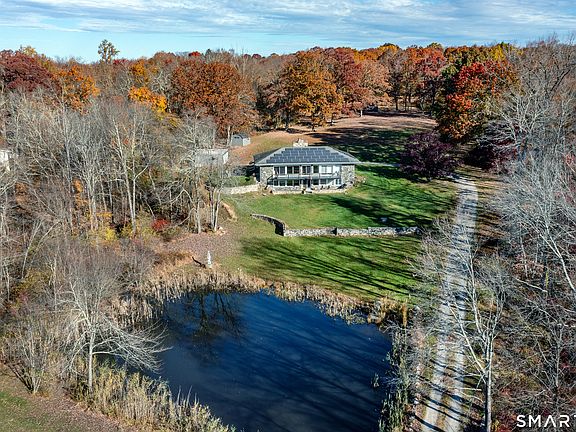 3rd image of 60 Walker Brook Road North