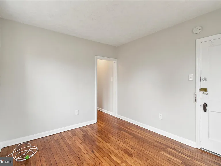 404 E Jefferson St #3 — Photo 3