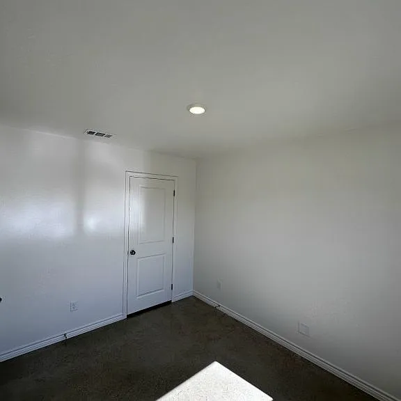 1214 Lehmann Dr #B — Photo 9