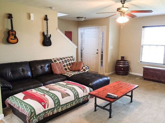 2nd image of 3096 Saint Charles Ave