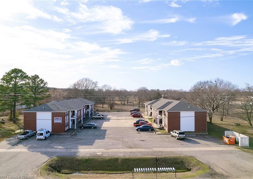1st image of 302 S Pocola Blvd