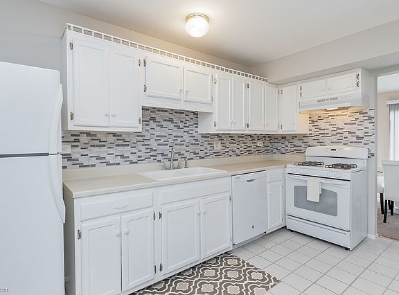 4th image of 3S083 Briarwood Dr #0