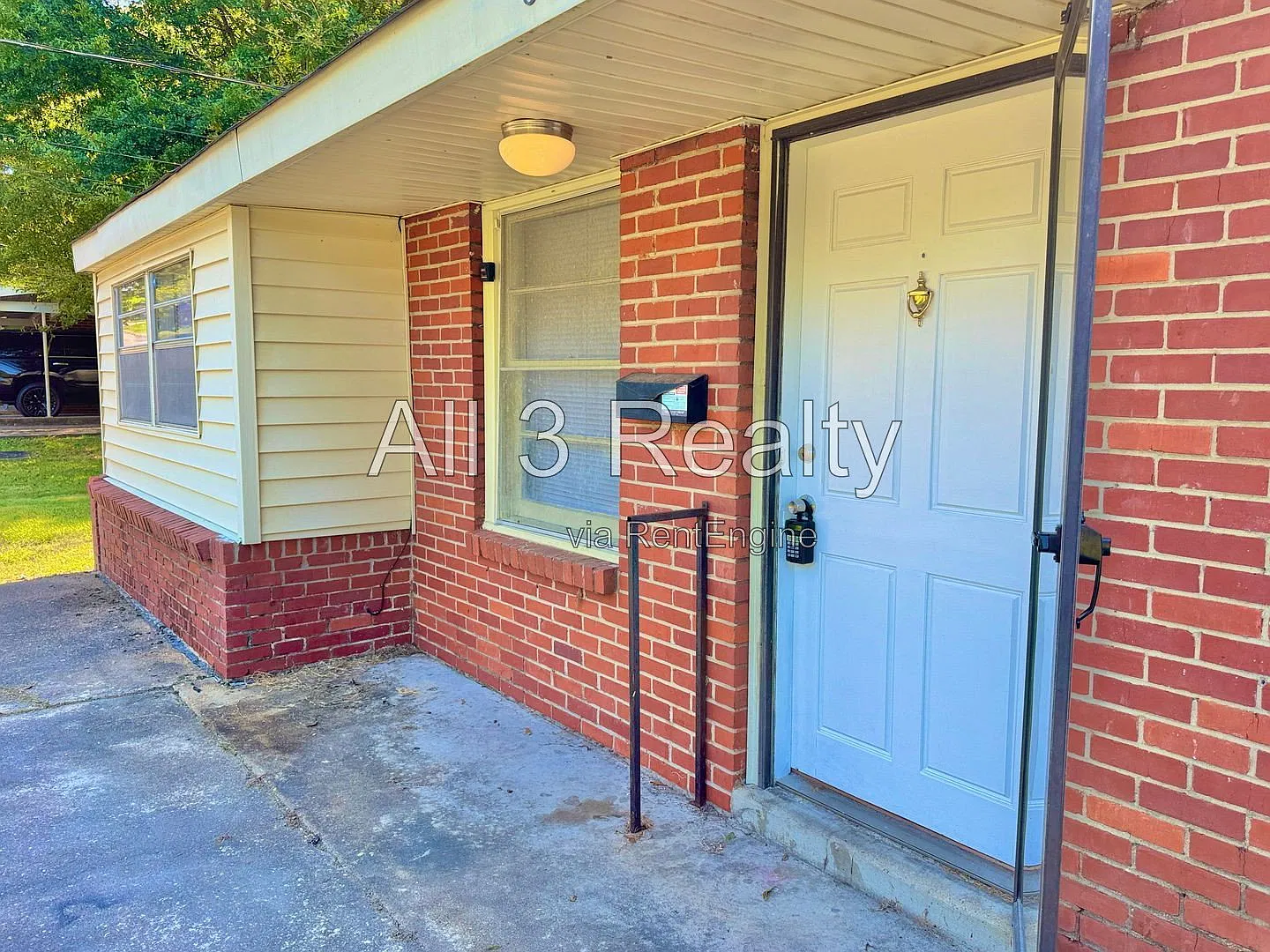 3 bed, 1.0 bath, 1248 sqft, $1,095 — Photo 4