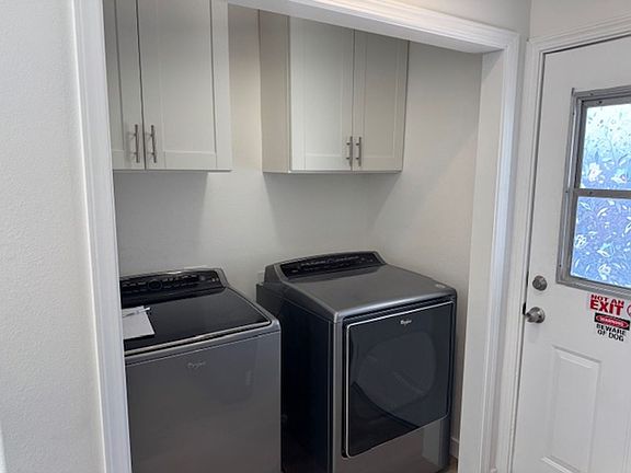5th image of 3211 N Park Ln