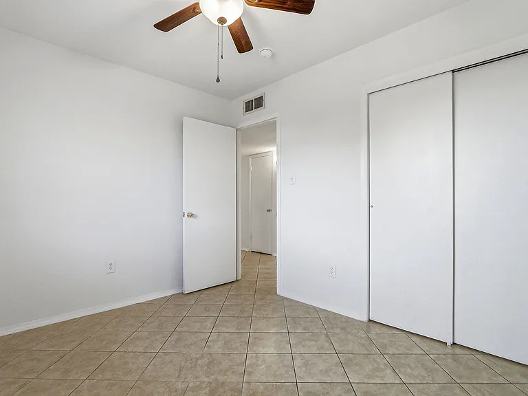 10837 Gemstone St — Photo 22