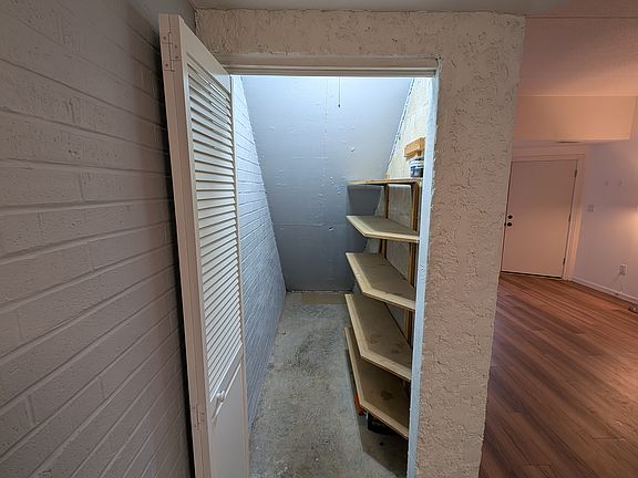 4th image of 1071 Lancaster Blvd APT 13