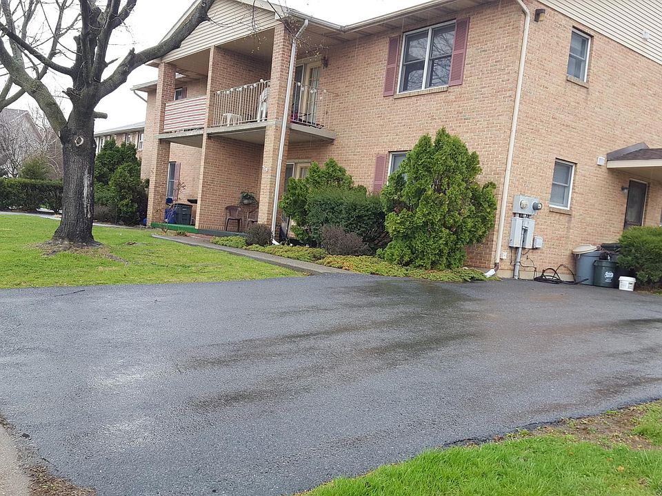 1st image of 21 Rosemont Ct #A