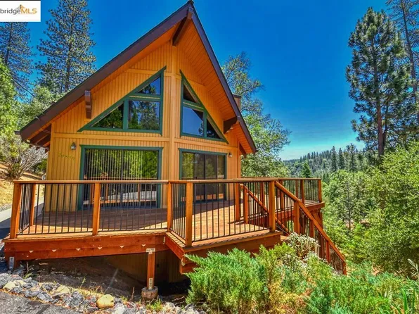 20830 Point View Dr, Groveland, CA 95321